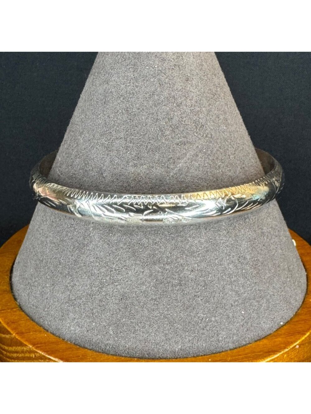 VTG Solid Sterling Silver 925 Etched Hinged Bangle Bracelet Size 7.5" Fit